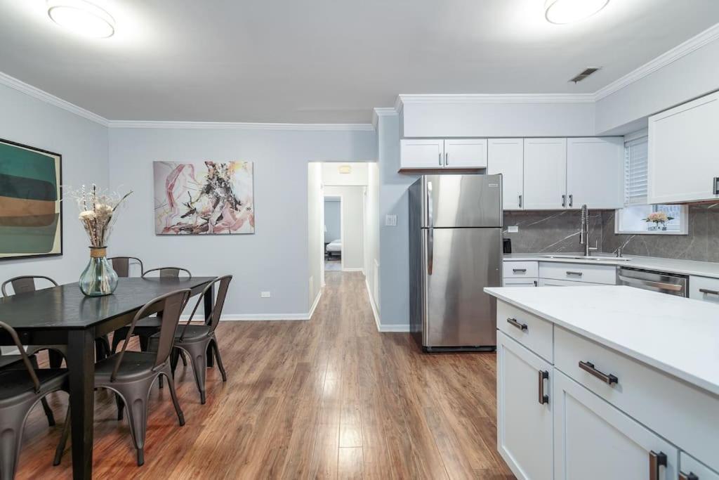 Beautiful Remodeled Penthouse Unit In Old Town Villa Chicago Esterno foto